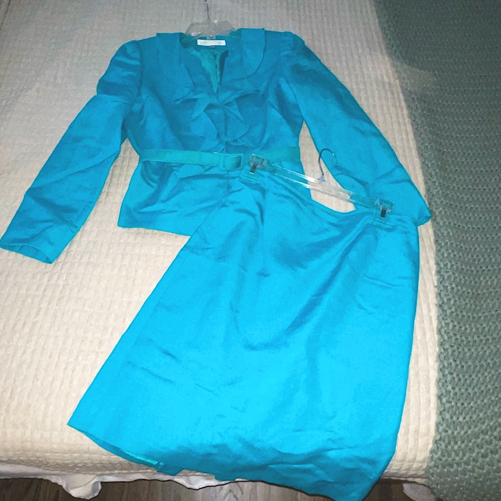 Tahari Blue Skirt Suit Size 6